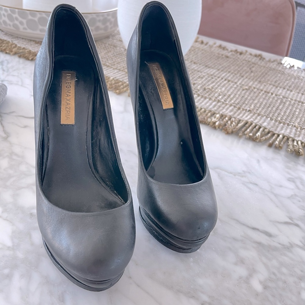 Bcbg black pumps heels